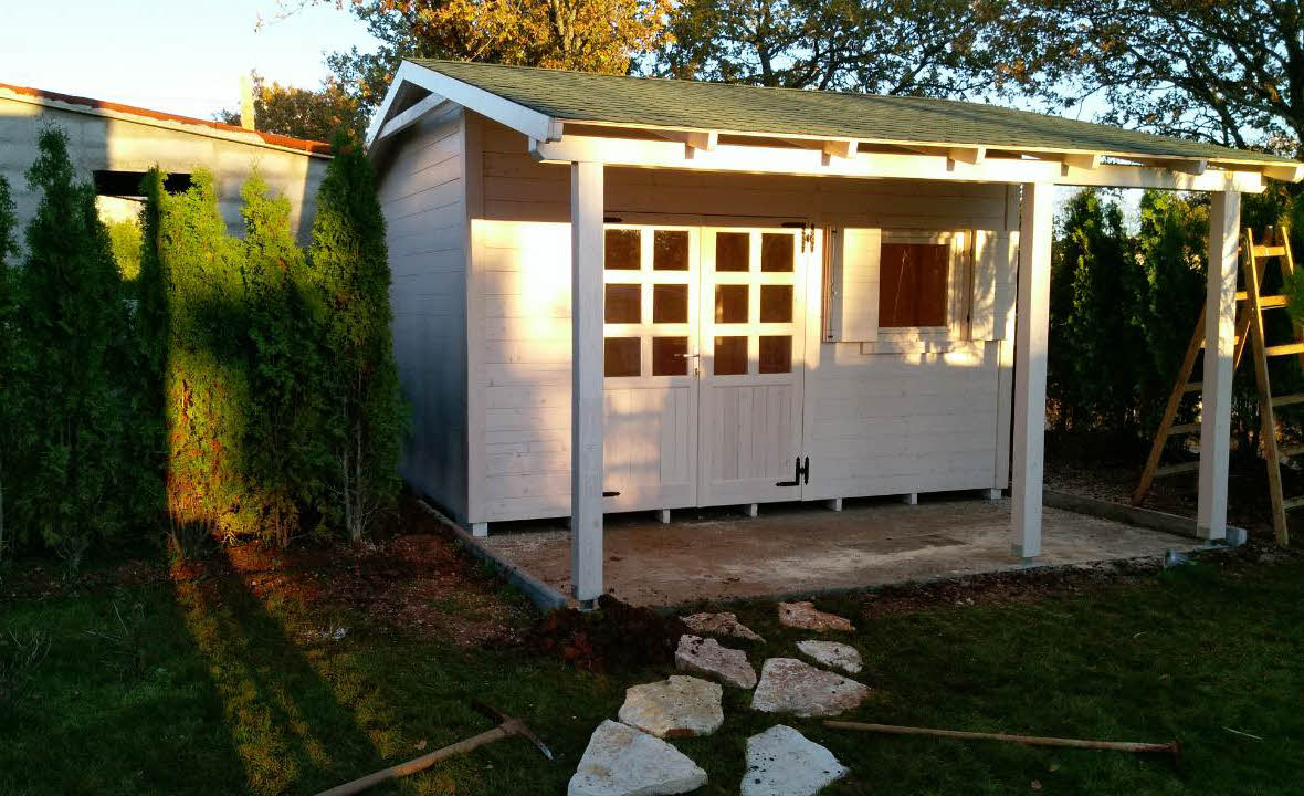 Bungalov dimenzija 3 m x 4 m s trijemom (drvena kućica)